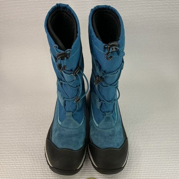 L.L. Bean snow boots for kids size 5, It fits women 6.5, blue suede. - Picture 3 of 13